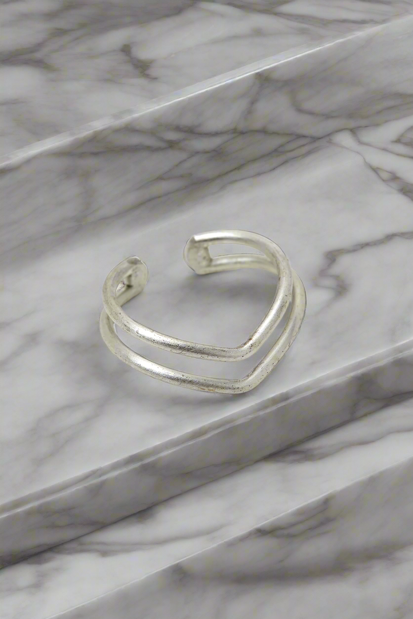 Double V Ring Silver
