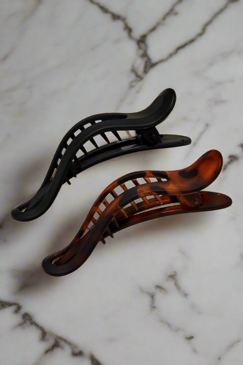 Flat Lay Claw Clip Curved Black Tort