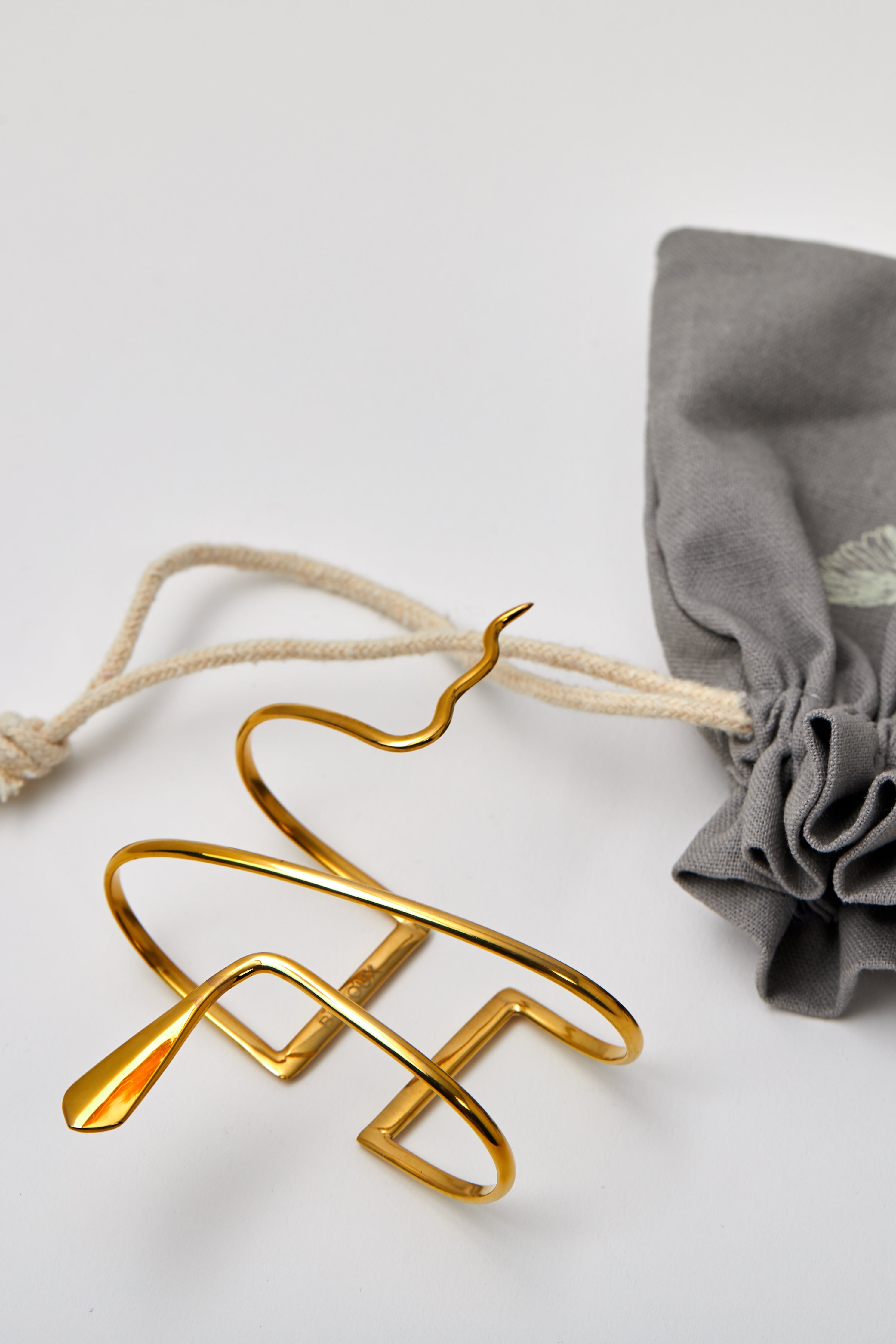 Bisjoux-Brass-snake-serpent-bangle-palmlet