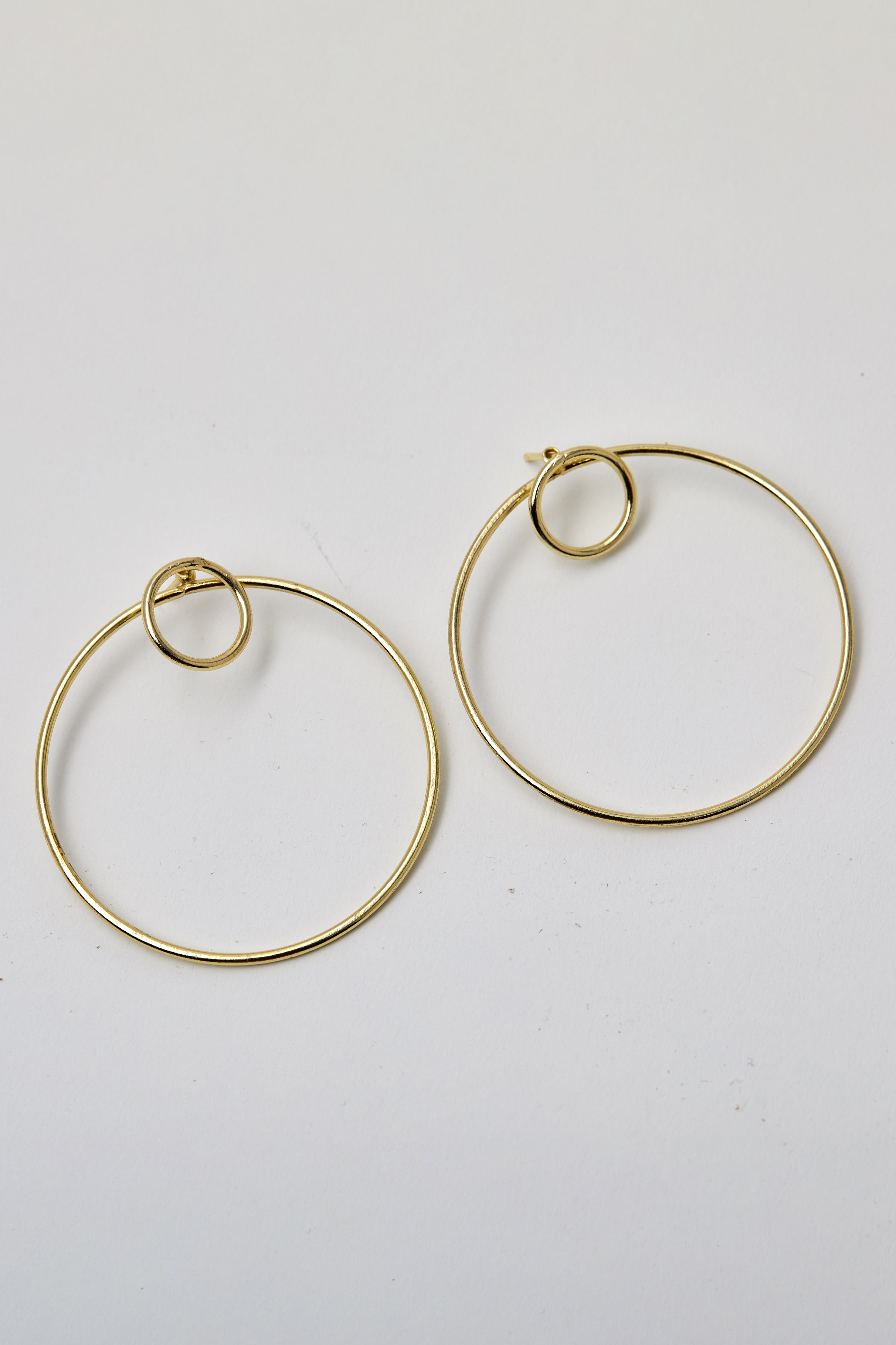 WorldFinds-Double-Hoop-Posts-Gold