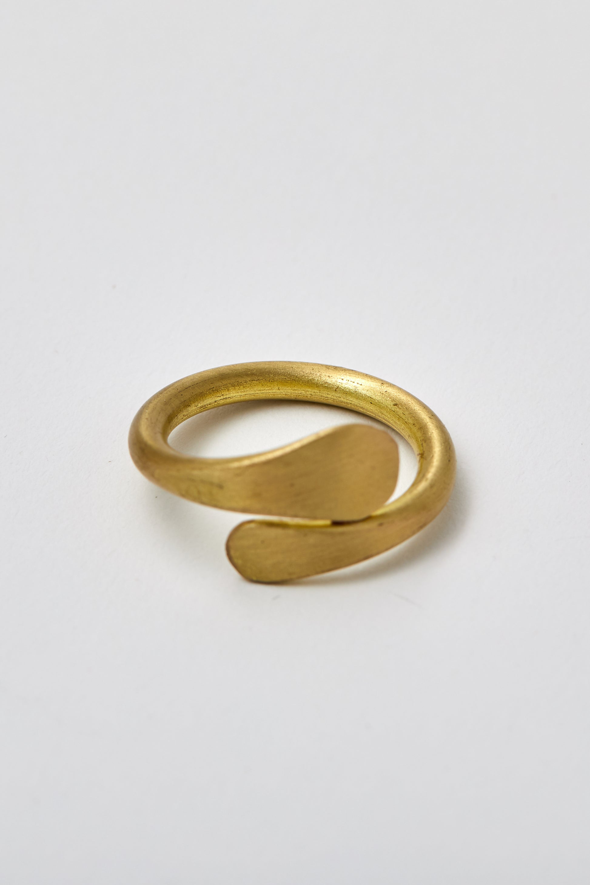 Worldfinds-Overlap-Ring-Gold
